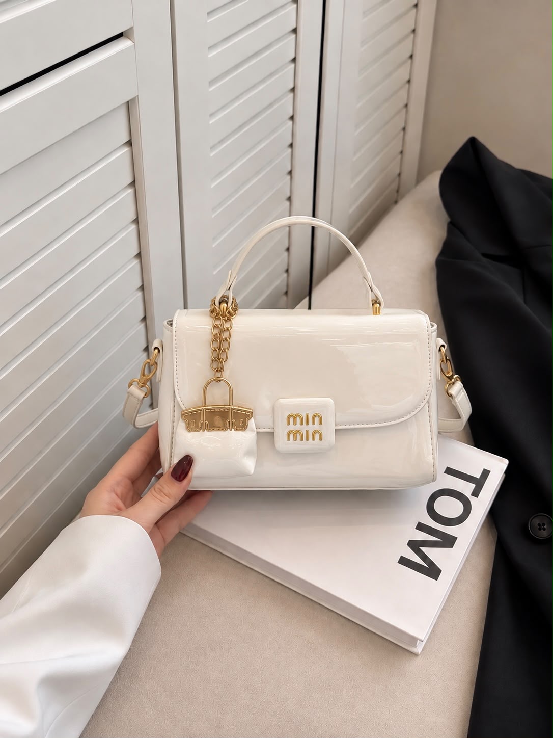 Nohelia White